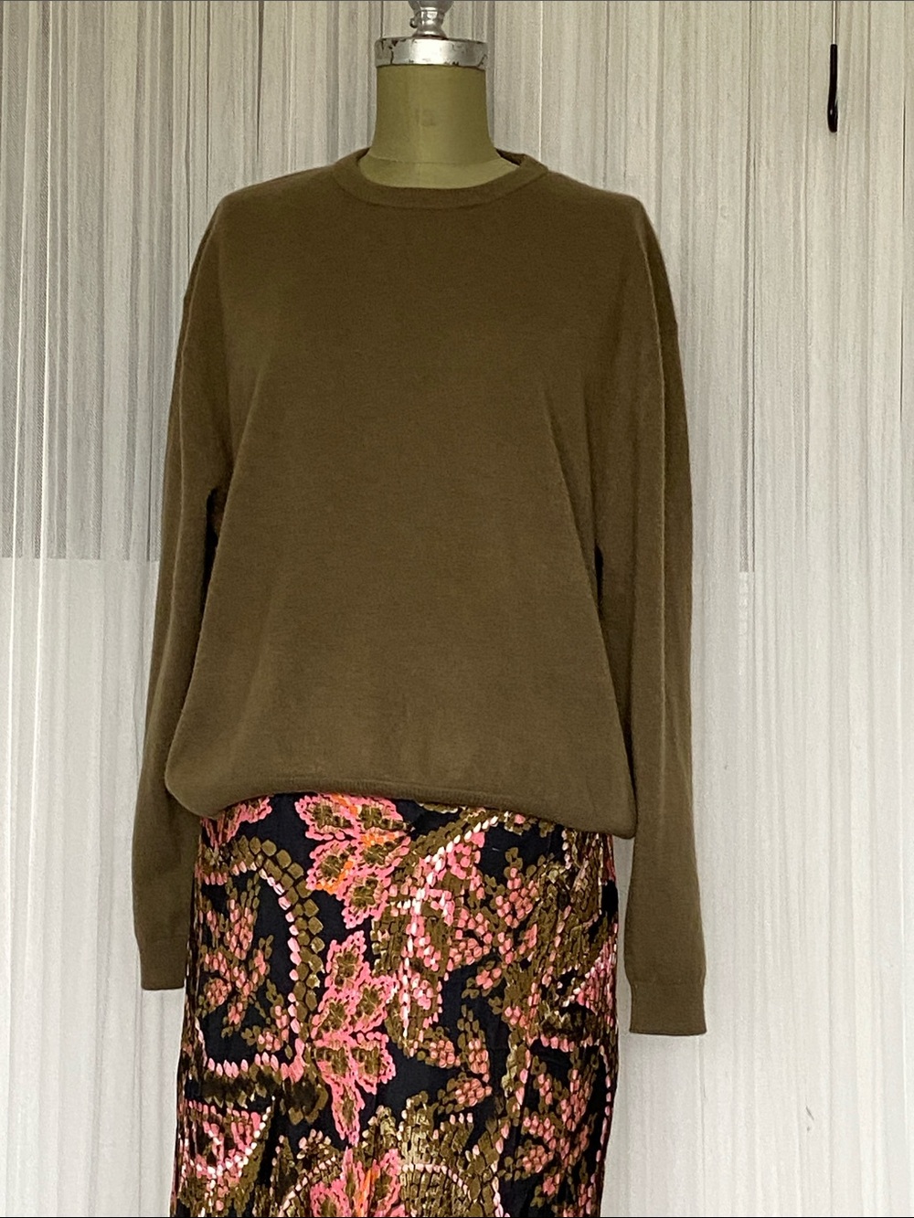 NWT!! H&M Classic Crewneck The Good Cachemire Sweater in Brownish Green Sz M